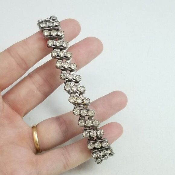 Vintage Three Row Rhinestone Stretch Bracelet Made in British Hong Kong, Estate - Picture 3 of 7